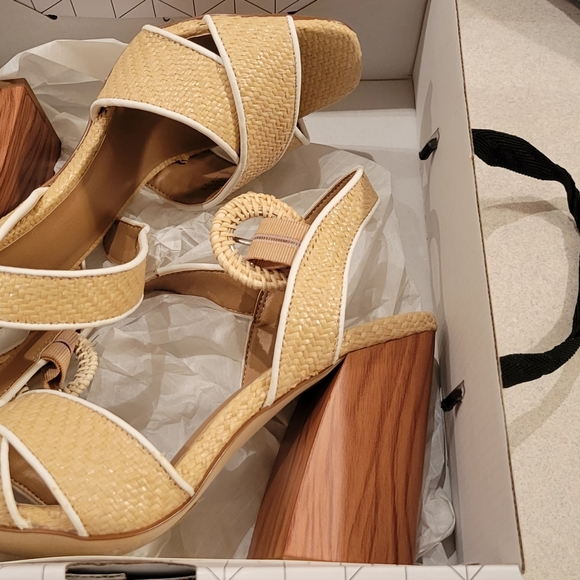 Call It Spring CELIAA Block Heel Sandal [New] - Picture 5 of 6